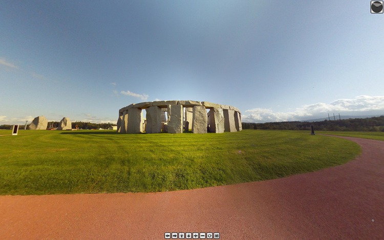 s-Stonehenge.jpg