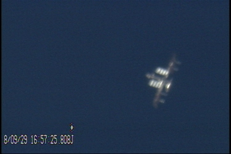 iss02.jpg